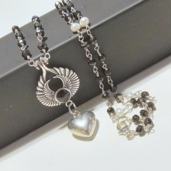 Vintage Sterling Silver Onyx Bezel Set Angel Wings Rosary Bead - Picture 2 of 14